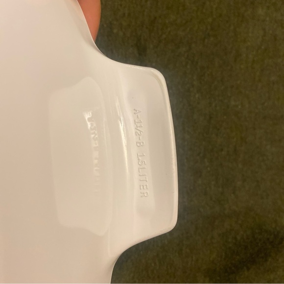 Corning Ware A-1 1/2 - B Baking Dish. 1.5 Liter. Solid White. w/ Pyrex A7C Lid. - Picture 4 of 4